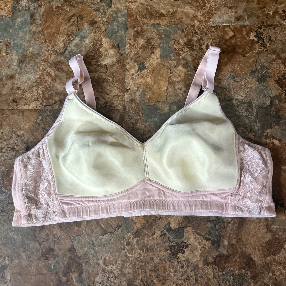 ABC Mastectomy Wireless Bra Womens Size 40A Tan Wirefree Back Closure Unpadded